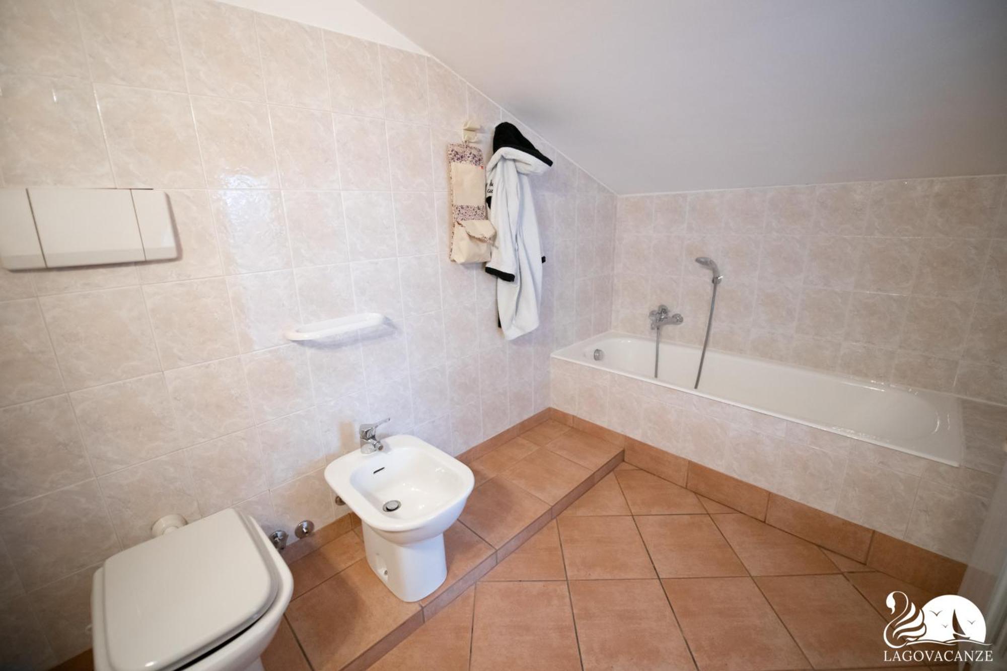 Appartamento Francesca Sirmione Luaran gambar